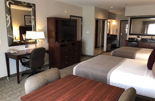 Killeen Hotel | RARE GEM! 2 GORGEOUS UNITS AND POOL.