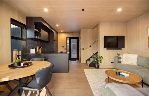 Frankton House | Raua Luxury Queenstown Villa