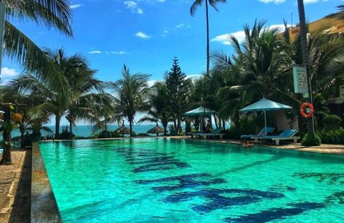 East Ham Tien Beach Resort | Ravenala Boutique Resort