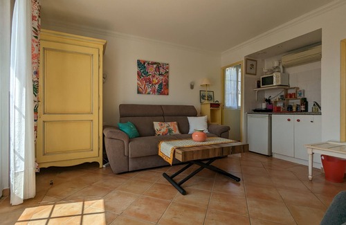 Giens Apartment | Ravissant Studio Très Bien Équipé à 100 m de la Plage !