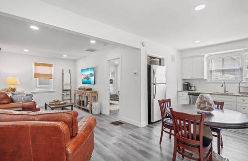 Seaside Heights Cottage | Recently Remodeled Ocean-Block Cottage
