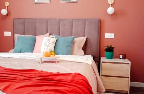 Nur-Sultan Apartment | Red and Green