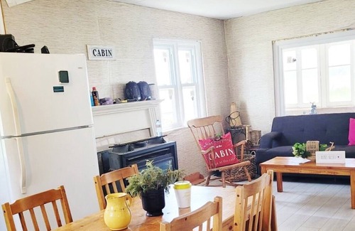 Scugog Cottage | Red Little Cabin on Lake Scugog