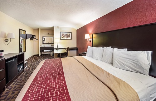 Anderson Hotel | Red Roof Inn Anderson, IN