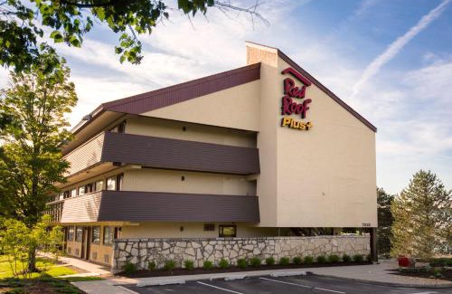 Willowbrook Hotel | Red Roof Inn PLUS+ Chicago - Willowbrook