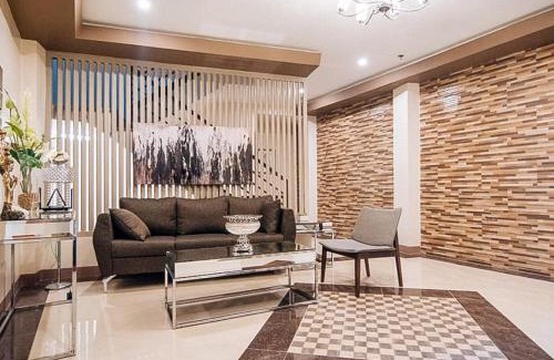 Jaro Hotel | RedDoorz @ H.F. Golden Travellers Inn