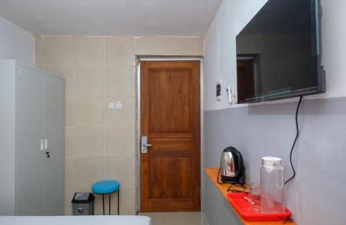 Surabaya Hotel | RedDoorz Near Mulyosari