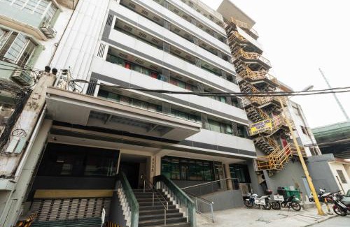 Palanan Hotel | RedDoorz near Osmena Highway 1