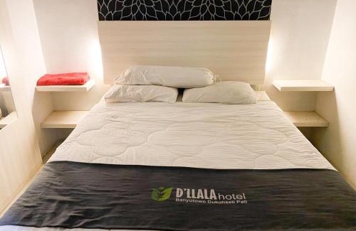 Pati Hotel | RedDoorz near Pantai Idola Banyutowo Hotel D'LLALA