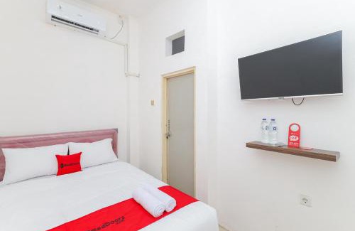 Serang Hotel | RedDoorz near Pasar Lama Serang