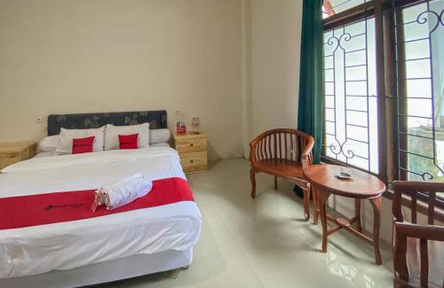 Dinoyo Hotel | RedDoorz near Universitas Merdeka Malang 2