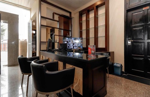 Cawang House | RedDoorz Plus near Halim Perdanakusuma 2