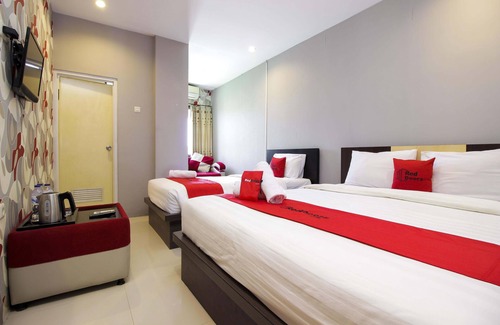Manado City Centre Hotel | RedDoorz Plus @ Paal 2 Manado