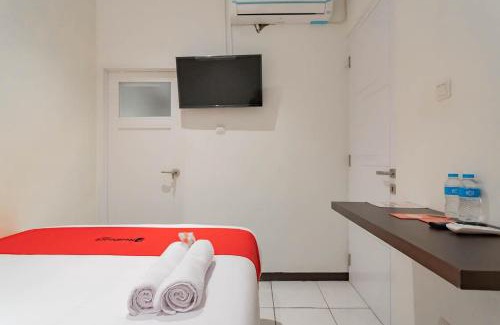 Bogor Selatan Hotel | RedDoorz Plus @ Pakuan Residence Tajur