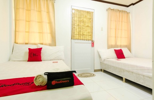 San Narciso Hotel | RedDoorz @ Prince JB Beach Resort Zambales