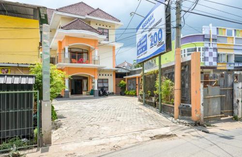 Dinoyo House | RedDoorz Syariah @ Jalan Simpang Gajayana