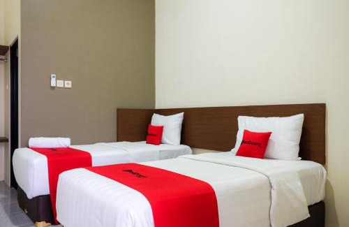 Promong Hotel | RedDoorz Syariah near Exit Tol Pemalang Comal 2