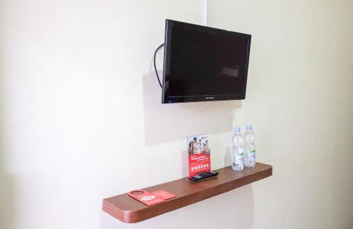 Promong Hotel | RedDoorz Syariah near Exit Tol Pemalang Comal 2