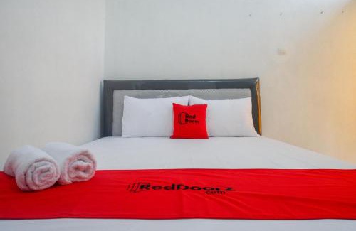 Surakarta Hotel | RedDoorz Syariah near Universitas Slamet Riyadi Solo