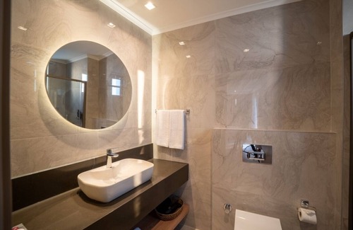 Eski Lara Hotel | Reev Coffee & House