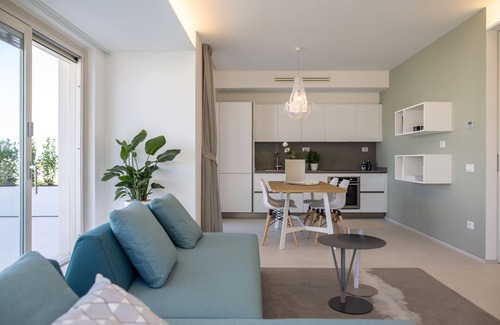 Villaggio Taunus Apartment | Ref. VM8 Summer Rental – Two Bedroom apartment with sea view, terrace and jacuzzi