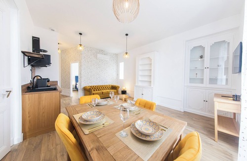 Chatellerault Apartment | Refined comfort Long stay - Downtown - Free & easy parking