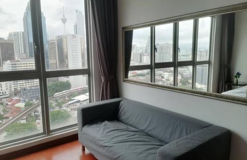 Chow Kit Apartment | REGALIA RESIDENCE KLCC VIEW INFINITY POOL by BT RZQNA