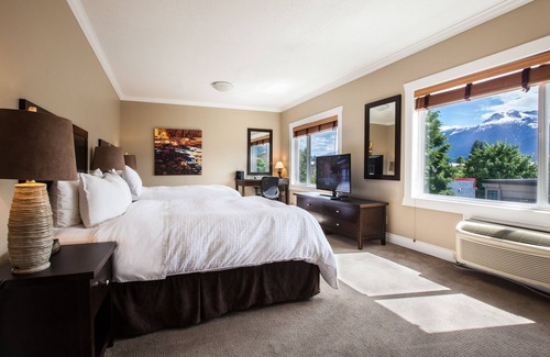 Revelstoke Hotel | Regent Hotel