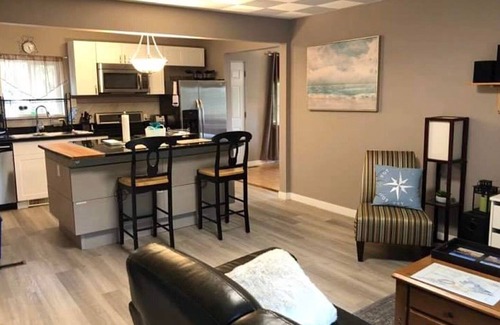 Regina Beach House | Regina Beach 2 Bdrm All Season Home - Pet Friendly