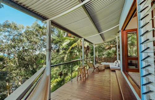 Trinity Beach House | Reinwood Retreat - A home Nestled in the Treetops of a Rainforest