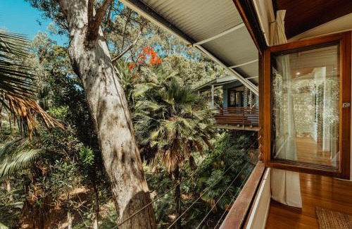 Trinity Beach House | Reinwood Retreat - A home Nestled in the Treetops of a Rainforest