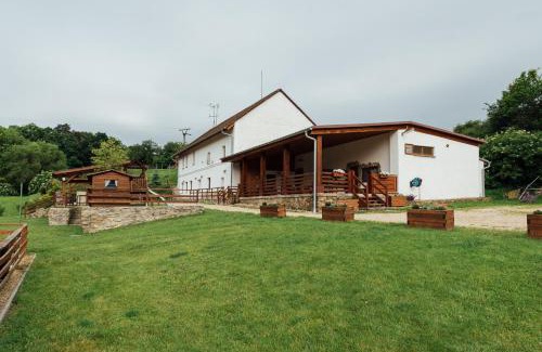 Bohemian-Moravian Highlands House | Rekreační a jezdecký areál Equifarm