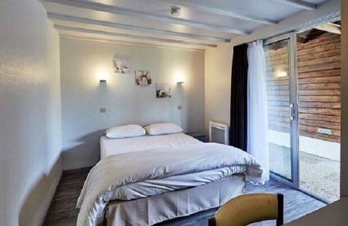 Saint-Vigor-le-Grand Hotel | Relais des 3 Pommes