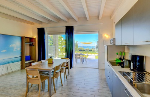 Moniga del Garda Apartment | Relais Rosa dei Venti: 2 bedroom Elegance apt, 2 pools, lake view