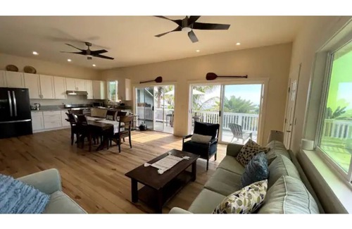 Kalaoa House | Relax and enjoy with amazing views of Kona Sunsets!n