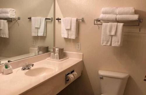 Kelso House | Relax and Unwind in GuestHouse Kelso Longview! 3 Great Units, Free Parking