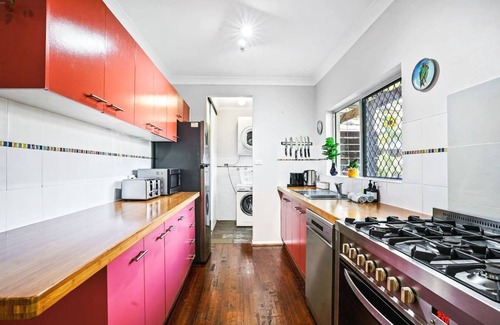 Kewarra Beach House | Relax at Sudbury Shores Beach House- Tropical Kewarra Beach Retreat | Lagoon Pool + Outdoor Bath