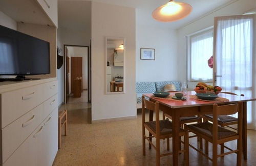 Lignano Sabbiadoro Apartment | Relax by the Coast – 100m to the Sea, Full of Natural Light