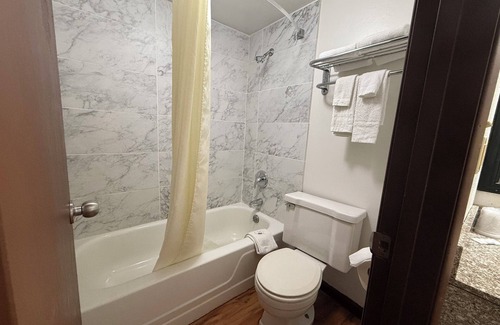 Mattoon Hotel | Relax Inn & Suites