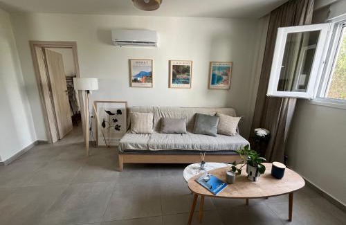 Kalo Chorio Apartment | Relax under the mulberry tree