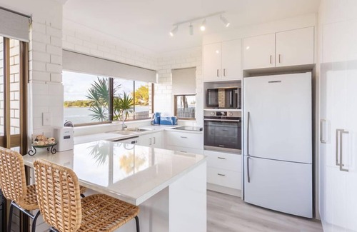 Maroochydore Apartment | Relax & unwind in the "Beach House"