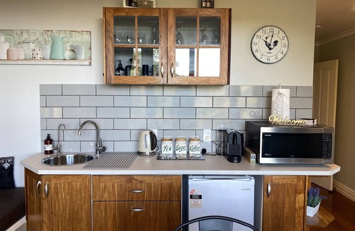 Acacia Bay Apartment | Relax & Unwind with Breathtaking Views over Lake Taupo