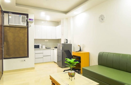 Gurugram Apartment | Relaxing 1 Bhk service apartment with balcony Gym
