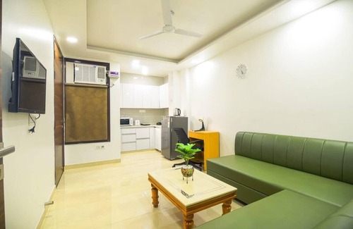 Gurugram Apartment | Relaxing 1 Bhk service apartment with balcony &Gym