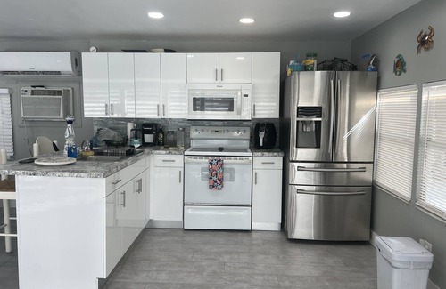 Key Largo House | Relaxing 2-Bedroom home with gorgeous views overlooking the water.