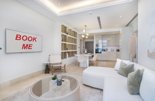 Palm Jumeirah Apartment | Relaxing 3BR in Palm Jumeirah with Beach Views!