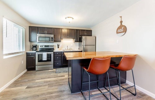 Gahanna Apartment | Relaxing apartment in an ideal location!