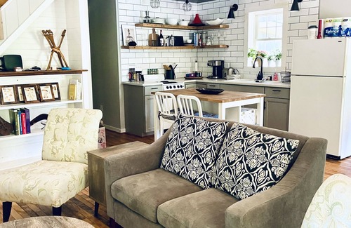 Barboursville Cottage | Relaxing cottage in the woods just minutes from wineries,hiking,restaurants!