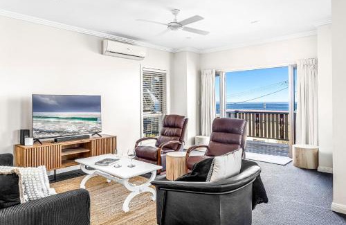 Kiama House | Relaxing Kiama Retreat with Garden & Comfort