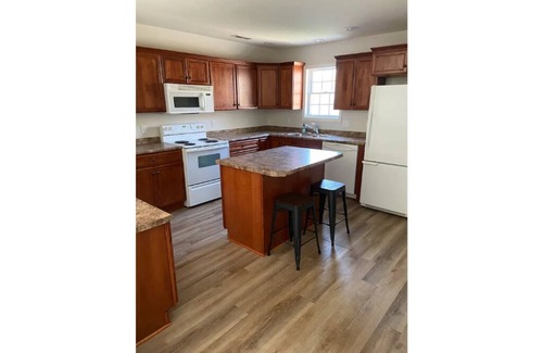 Pella House | Relaxing loft retreat in historic European community